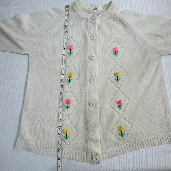 Vintage White Hand Embroidered Rosebud Knit Cardigan Sweater Cottagecore Grandma - Picture 5 of 6